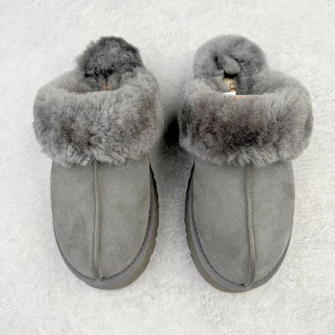 Pick up locally💰440 UGG 2550 Classic autumn and winter sheepskin and fur integrated snow boots. All shoes are made of ZP. Longfeng A-grade Australian imported sheepskin and fur integrated brand OEM production line. Fully follow the ZP process. OEM original pattern maker. Adhering to the principle of no original shoe development and selection. Pay attention to every detail. The most authentic version on the market. TREADLITE "light wing" technology outsole. Lightweight/durable/flexible/pile size: 35 36 37 38 39 40 41 Coding: by2936060